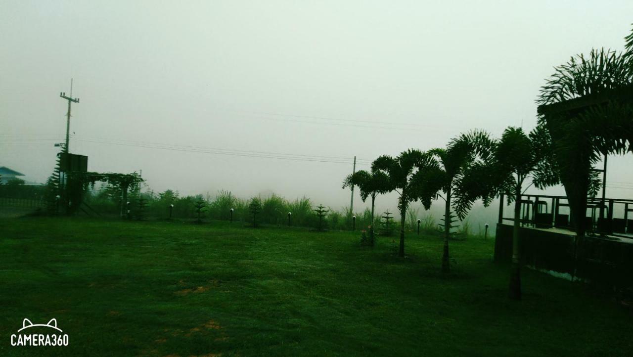 เฟรนด์แคมป์ Villa Khao Kho Exterior photo