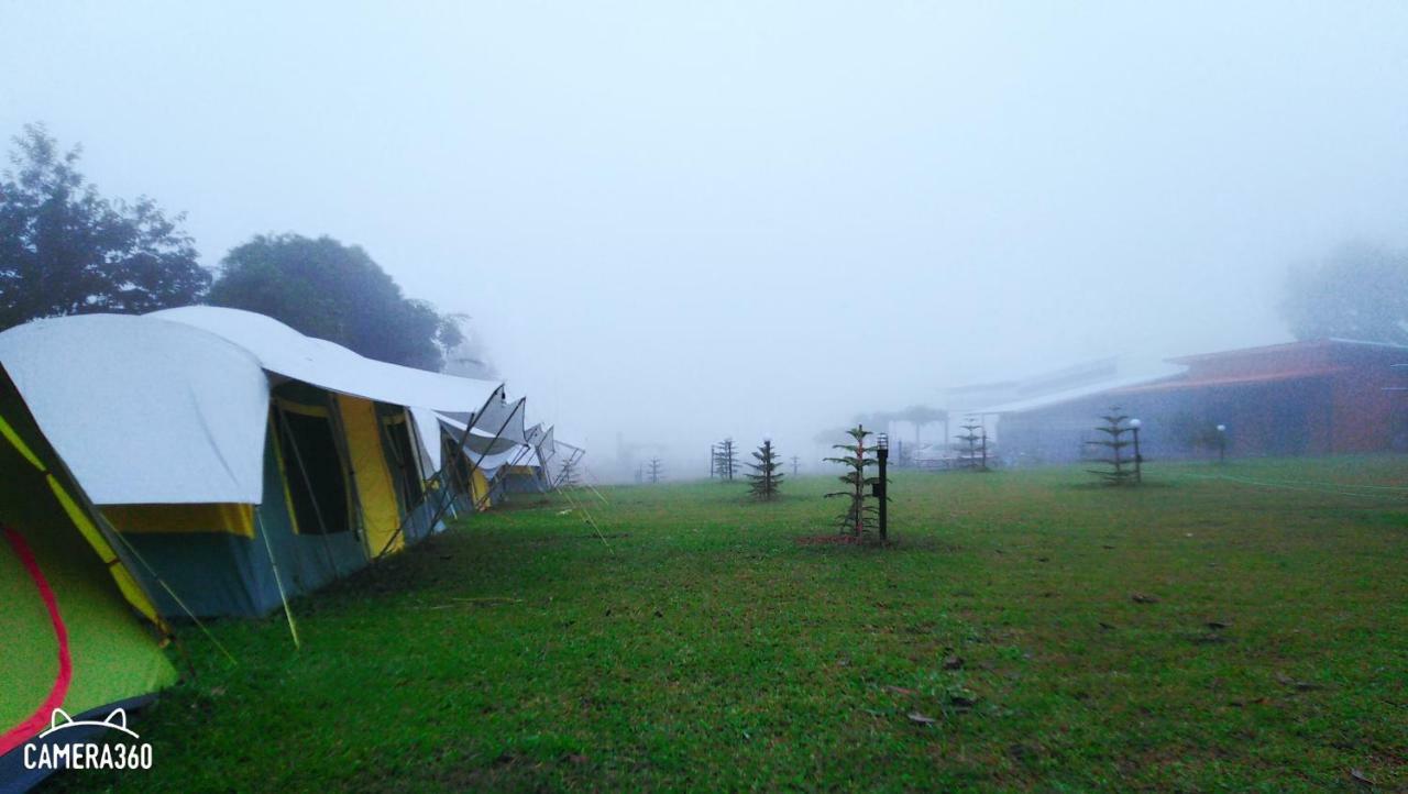 เฟรนด์แคมป์ Villa Khao Kho Exterior photo