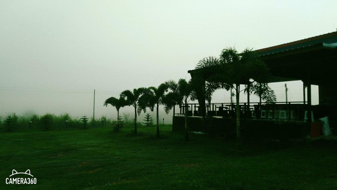 เฟรนด์แคมป์ Villa Khao Kho Exterior photo